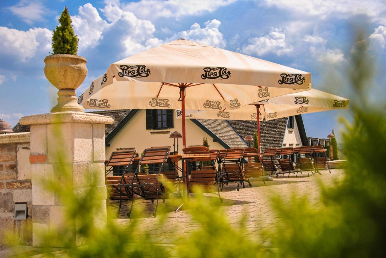 Takler Kuria Hotel Szekszárd Екстериор снимка