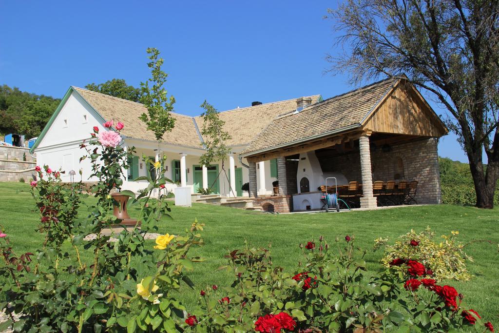 Takler Kuria Hotel Szekszárd Екстериор снимка