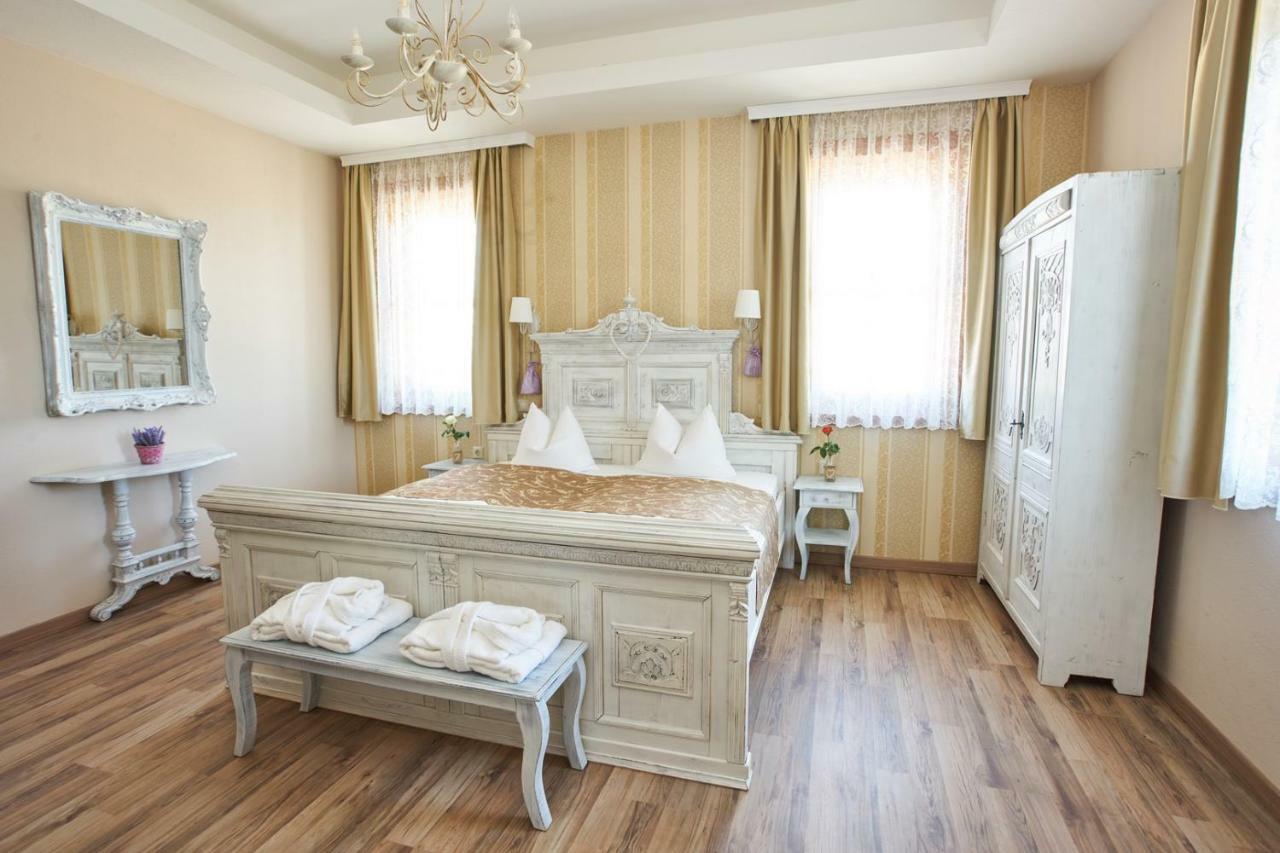 Takler Kuria Hotel Szekszárd Екстериор снимка