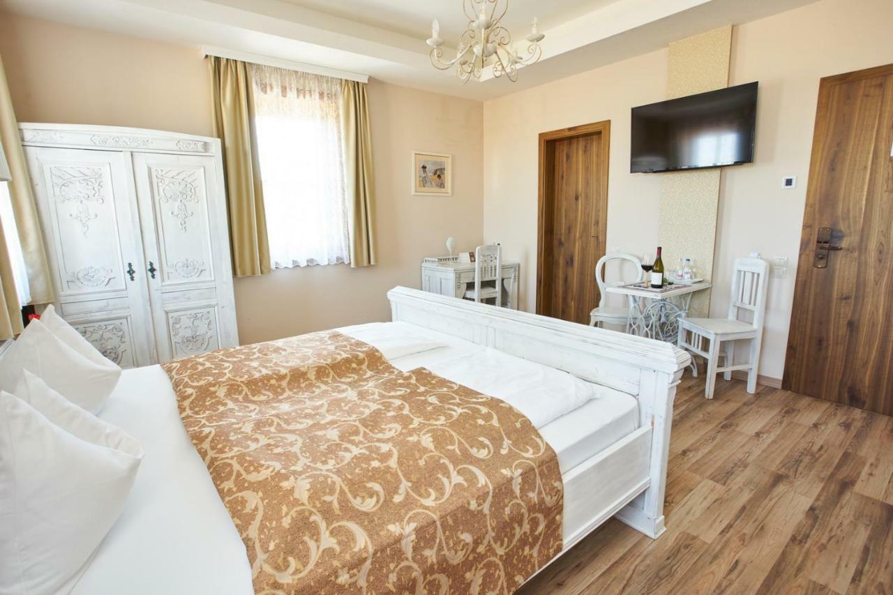 Takler Kuria Hotel Szekszárd Екстериор снимка