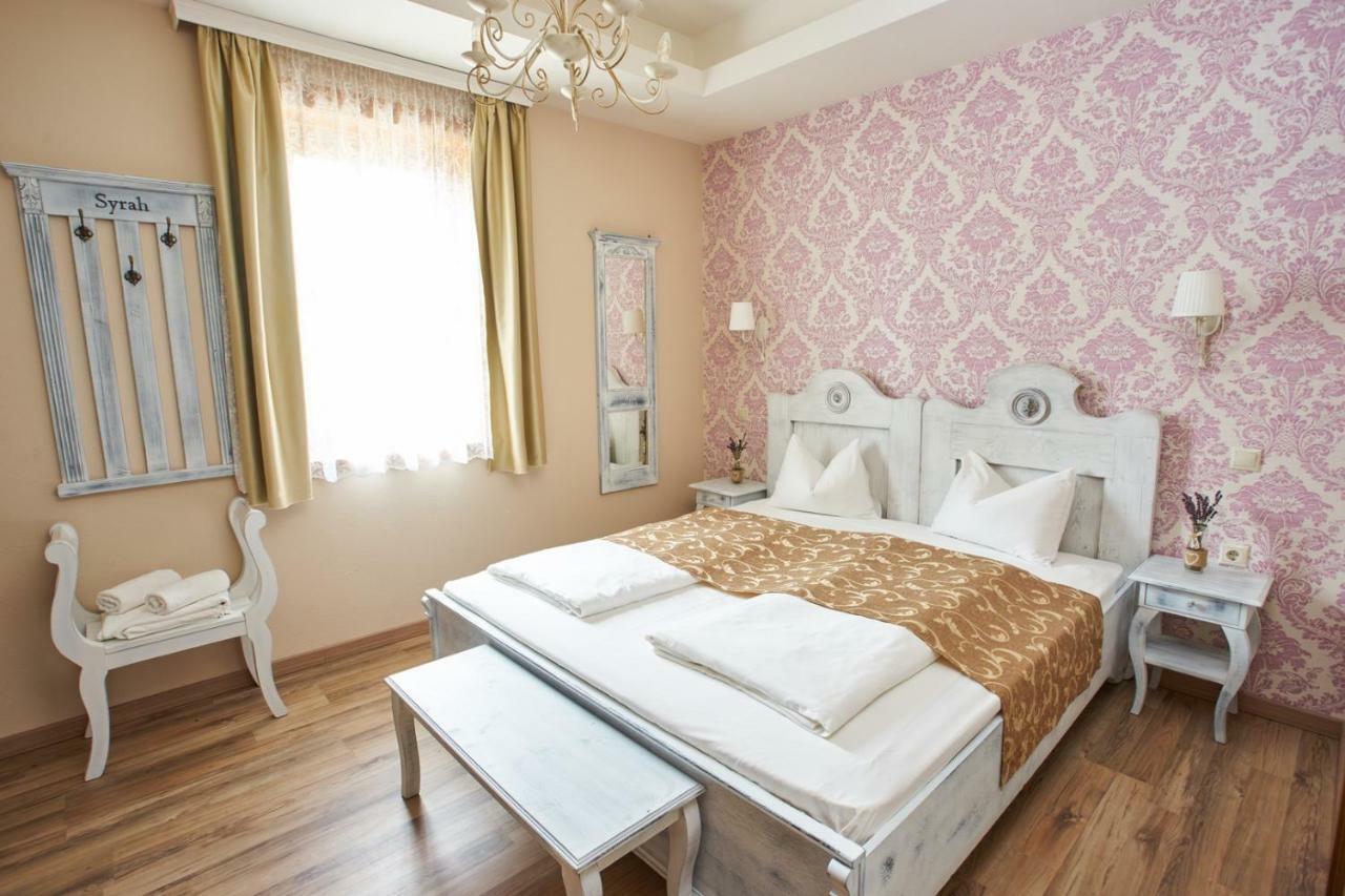 Takler Kuria Hotel Szekszárd Екстериор снимка