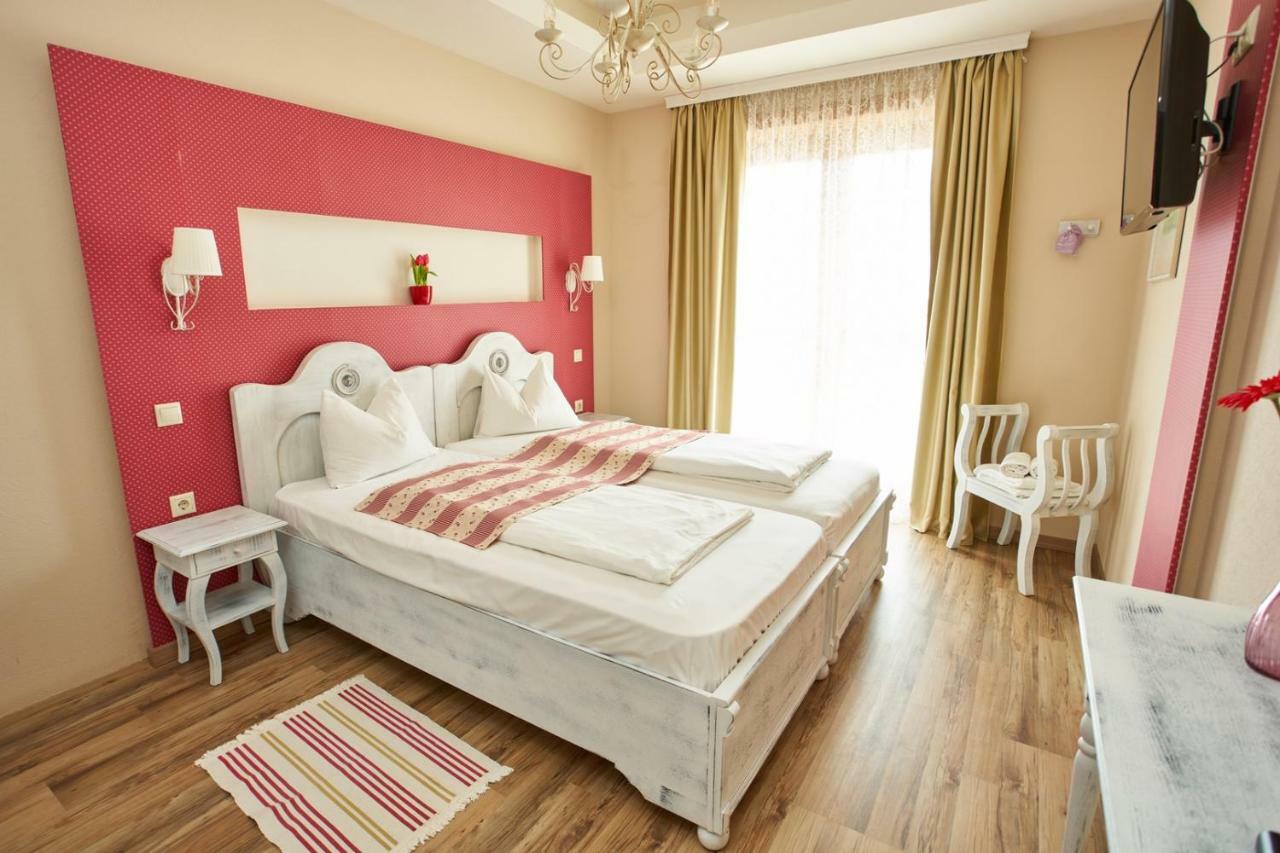 Takler Kuria Hotel Szekszárd Екстериор снимка