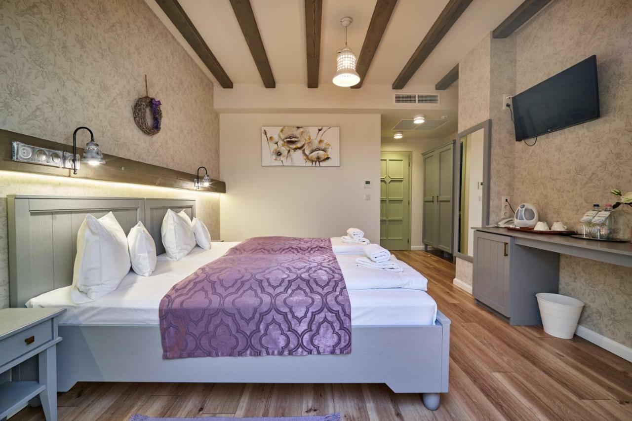 Takler Kuria Hotel Szekszárd Екстериор снимка