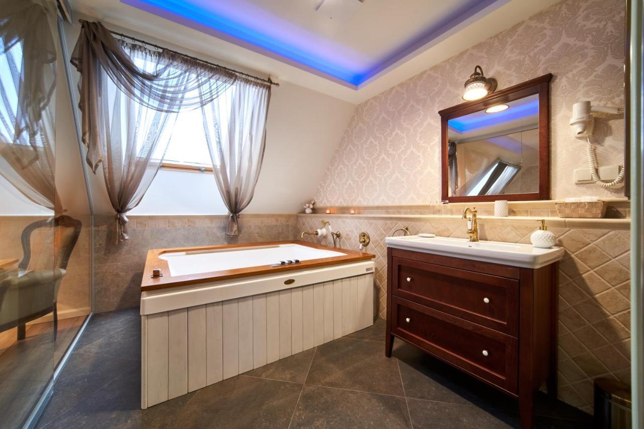 Takler Kuria Hotel Szekszárd Екстериор снимка